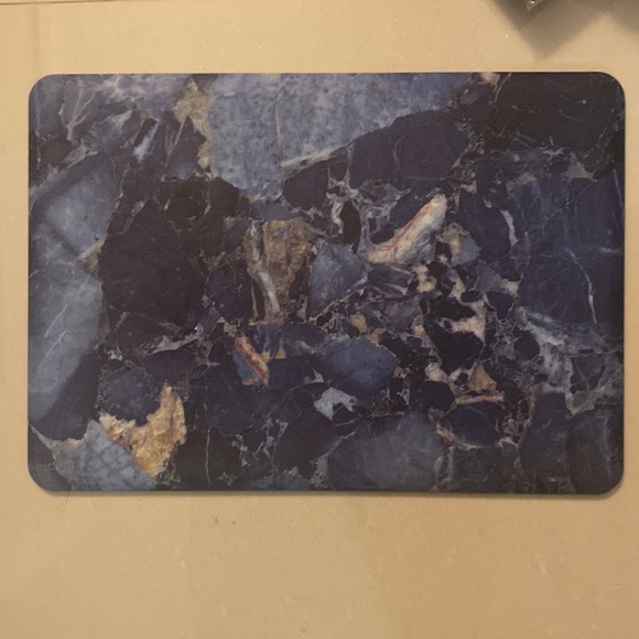 Macbook 13 pro laptop case - Picture 3 of 5